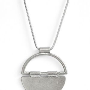 NWT 39 Nordstrom Treasure and Bond Antique Silver Circle Pendant Necklace